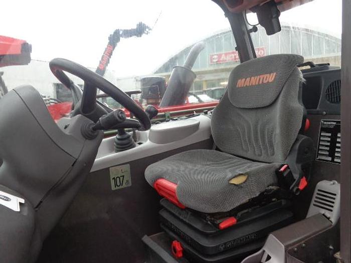 Usato SOLLEVATORE TELESCOPICO Manitou MLT 741