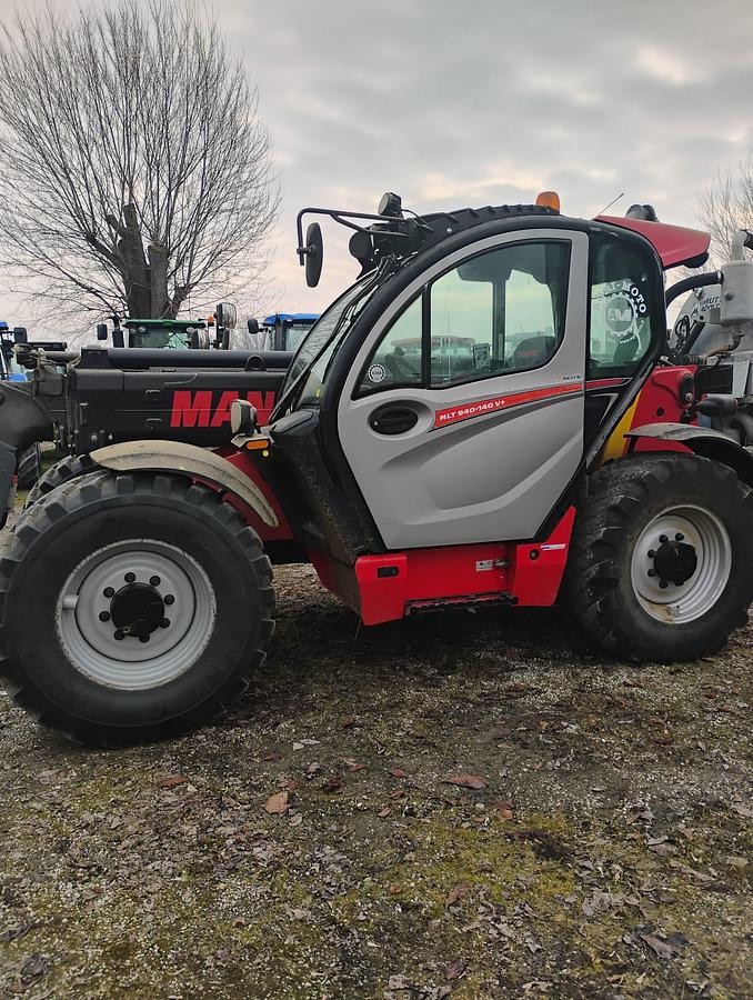 Usato SOLLEVATORE TELESCOPICO MANITOU MLT 940 ELITE