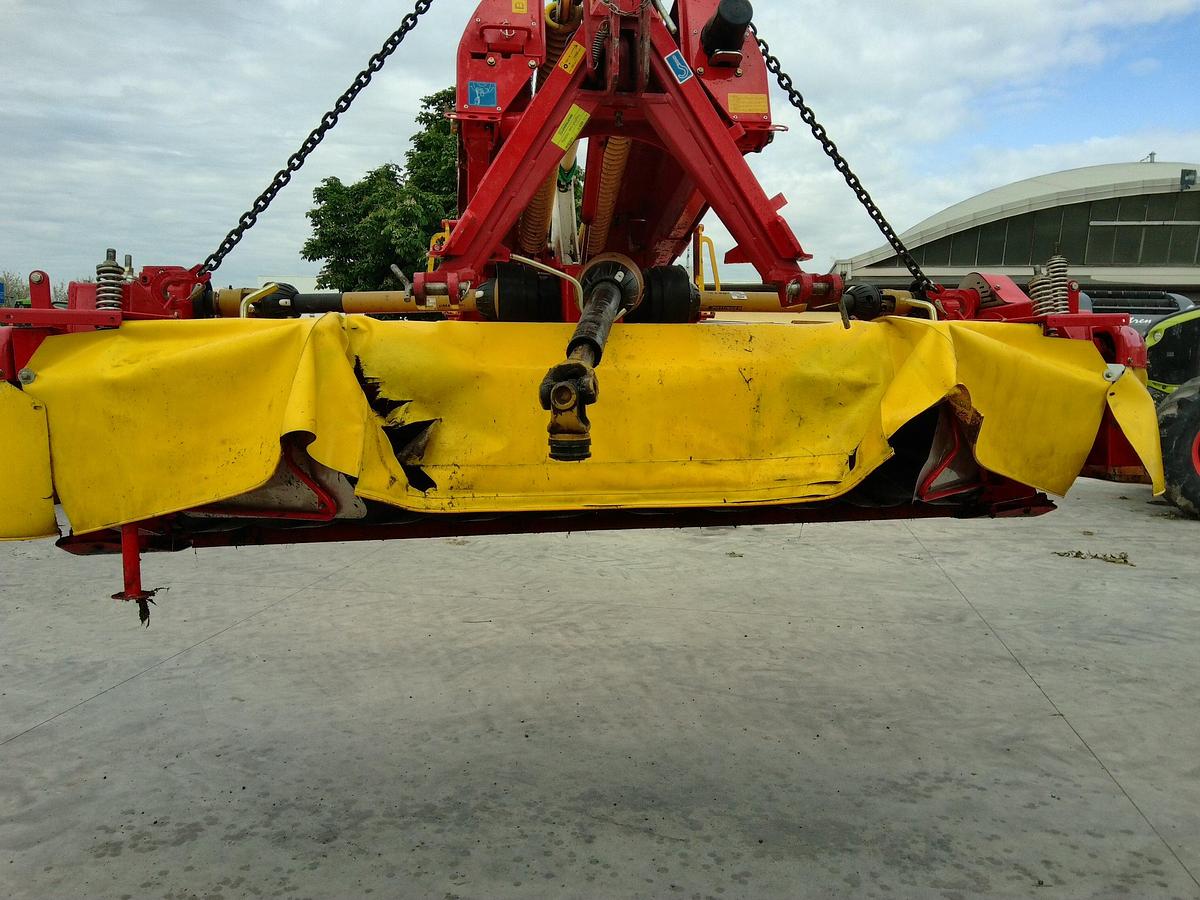 Usato FALCIACONDIZIONATRICE FRONTALE POTTINGER NOVACAT 301