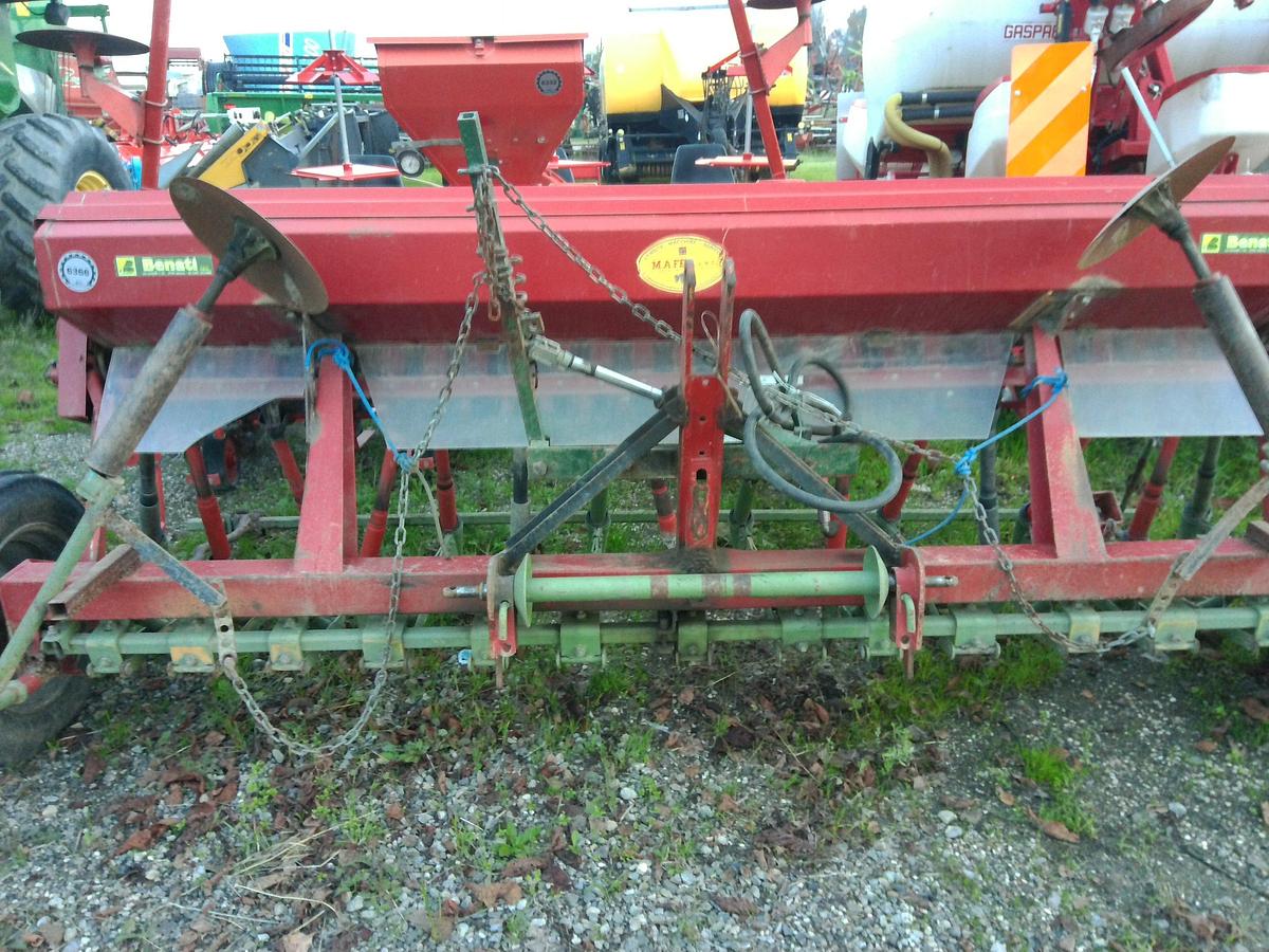Usato SEMINATRICE NODET 300 FALCIONI CON ERPICE COPRISEME.