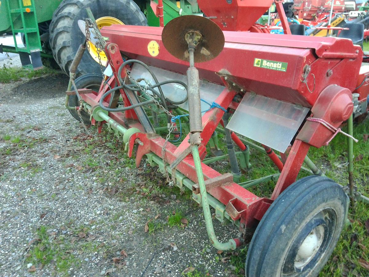 Usato SEMINATRICE NODET 300 FALCIONI CON ERPICE COPRISEME.