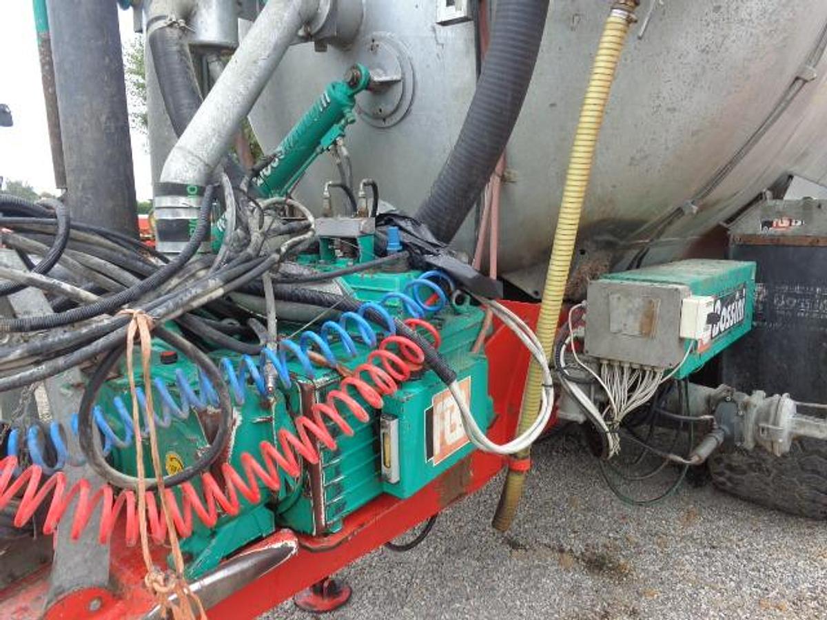 Usato CARRO BOTTE BOSSINI 3 ASSI - IN ARRIVO