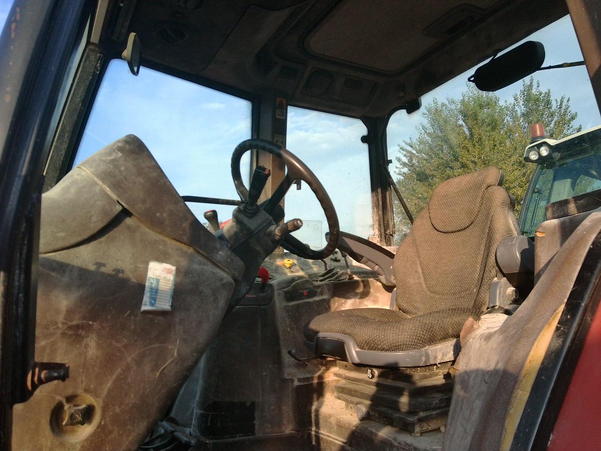 Usato TRATTORE NEW HOLLAND TM 135