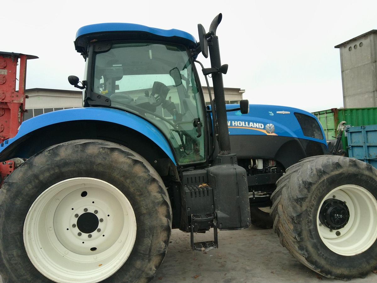 Usato TRATTORE NH T7 200 A.C. - TERZO PUNTO IDRAULICO