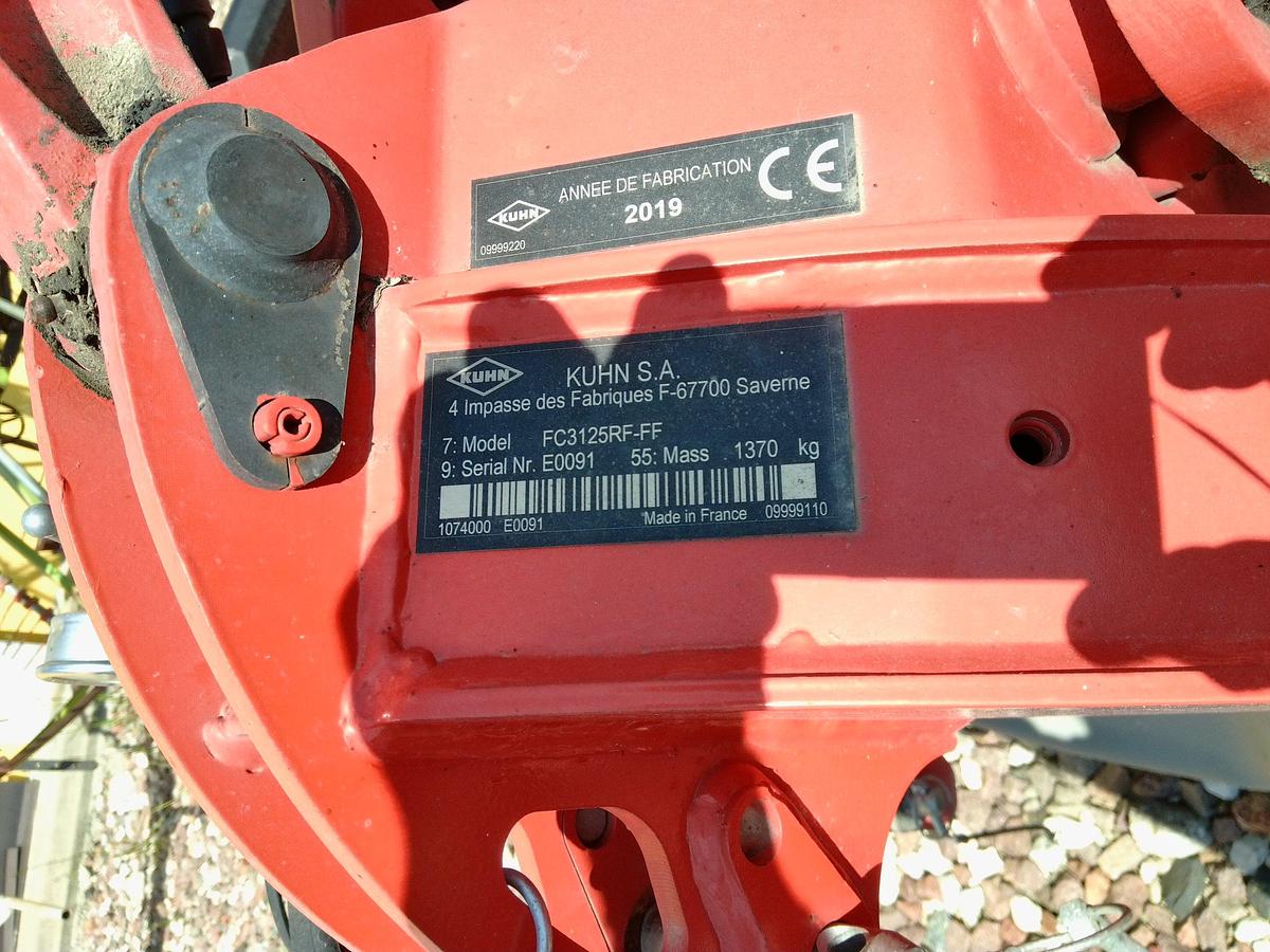 Usato FALCIACONDIZIONATRICE FRONTALE KUHN 3125