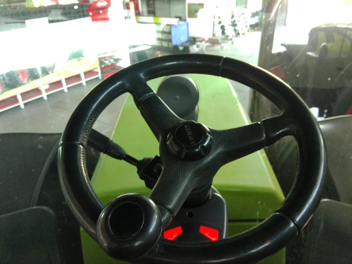 Usato TRATTORE CLAAS TIPO XERION 3800