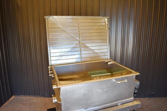 Used USED TUCS PADDLE BLENDER WITH SCRAPERS, 25 CUBIC FEET, JACKETED & INSULATED, 316 STAINLESS STEEL