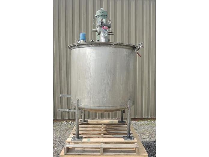 D'occasion USED 210 GALLON TANK, STAINLESS STEEL WITH 0.3 HP MIXER