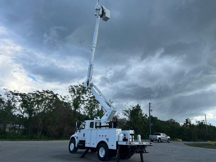 Used Versalift VST-5500SI 60ft Telescopic Bucket Boom on 2014 International 4300 SBA Reg Cab