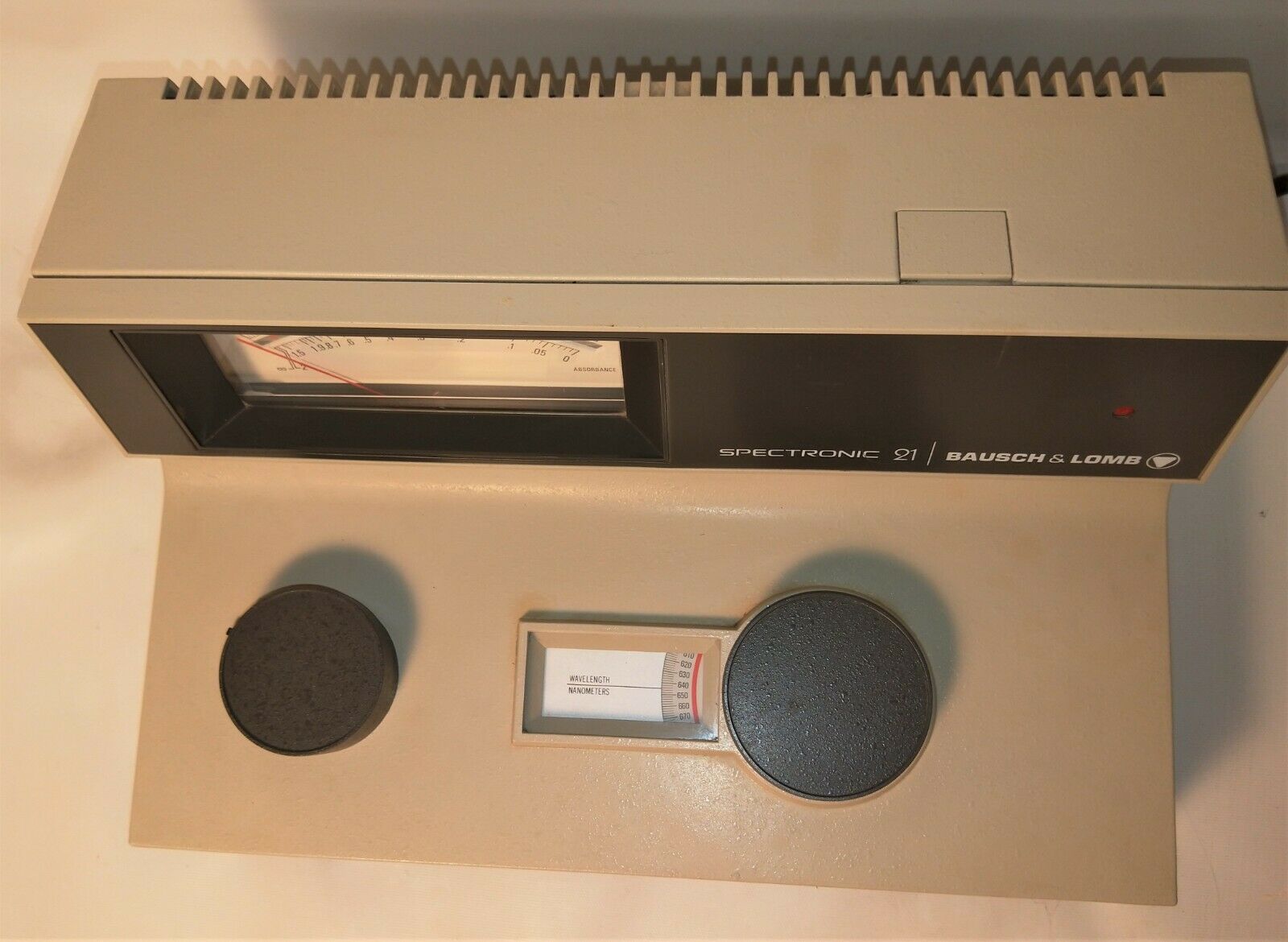 Used Bausch & Lomb Spectronic 21 (33.22.42) Visible Spectrophotometer (340 to 950nm)