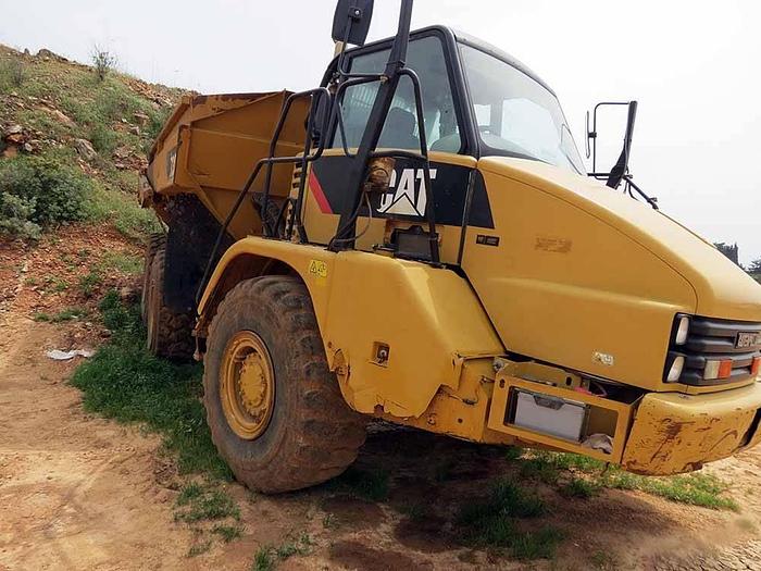 Used 2013 CATERPILLAR 730