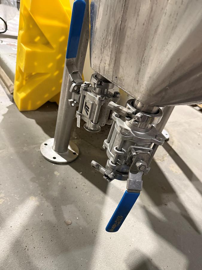 Used Used 200 Gallon Tank, Stainless Steel