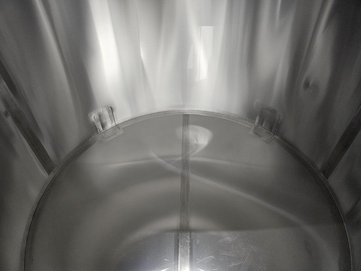 Used Used 1100 Gallon, Stainless Steel Tank