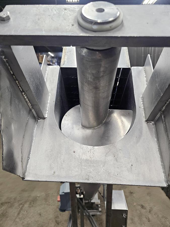 Used Used Rietz Screw Conveyor, 8.5” diameter x 132” long, 304 Stainless Steel