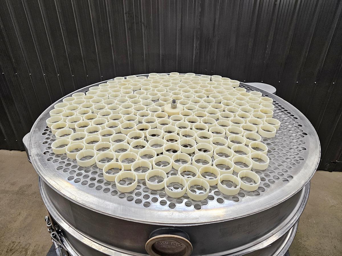 Used **Levy Recovery Group Michigan - lot 283 - sweco screen