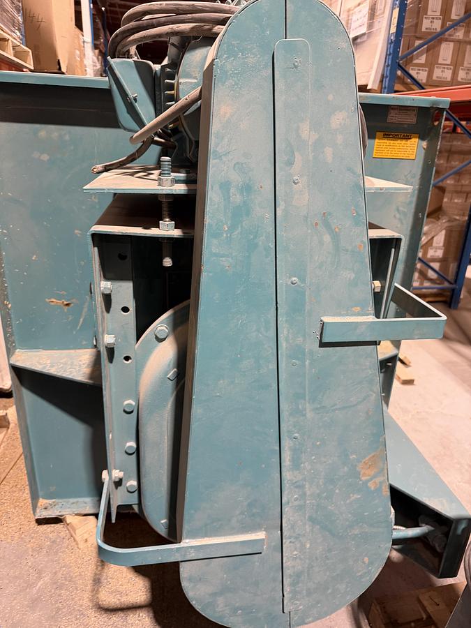 Used Used Scott Ribbon/Paddle Blender, 100 Cubic Feet, With Infeed & Outfeed Drag Conveyors