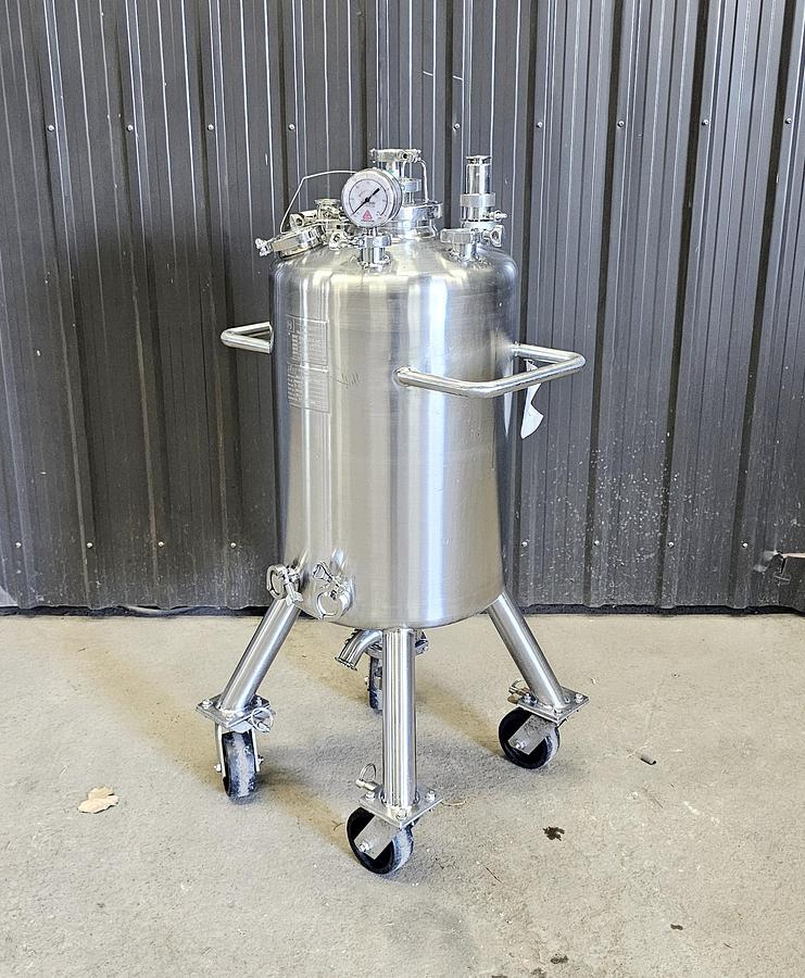 Used Heritage Global Auctions (Hagerstown MD) Lot 659 - Tank