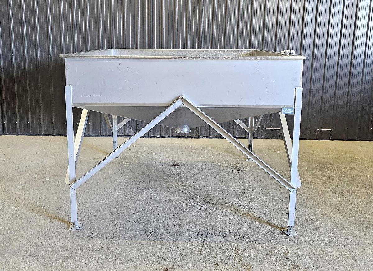 Used TCL Auction - Maple Leaf Foods - Ontario - Lot 45 - Hopper