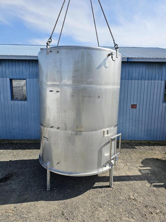 Used Used 5280 Gallon Jacketed Tank, 304 Stainless Steel