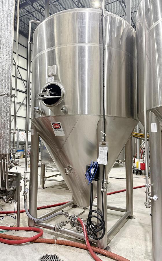 Used Used 2500 Gallon Jacketed Tank, 304 Stainless Steel