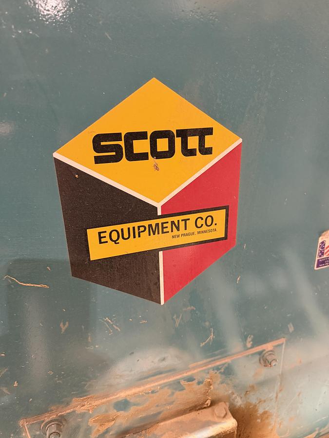 Used Used Scott Ribbon/Paddle Blender, 100 Cubic Feet, With Infeed & Outfeed Drag Conveyors