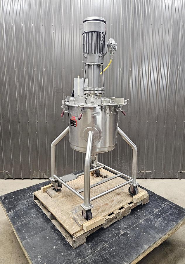 Used Aaron Posnik Connecticut - Lot 121 - Lee tank with mixer