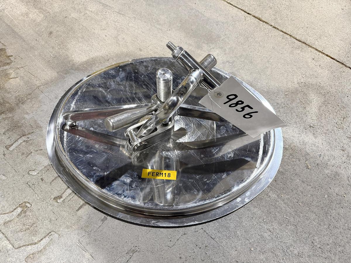Used Used 4966 Gallon Jacketed Tank, 304L Stainless Steel