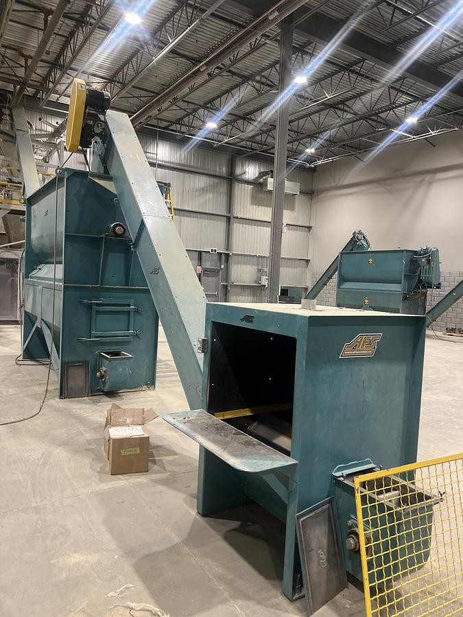 Used Used AFS Ribbon/Paddle Blender, 100 Cubic Feet, With Infeed & Outfeed Drag Conveyors