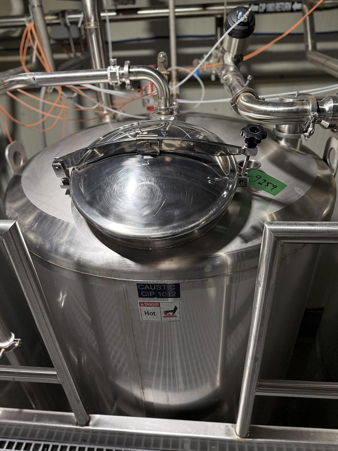 Used Used 1000 Gallon Tank, 316L Stainless Steel