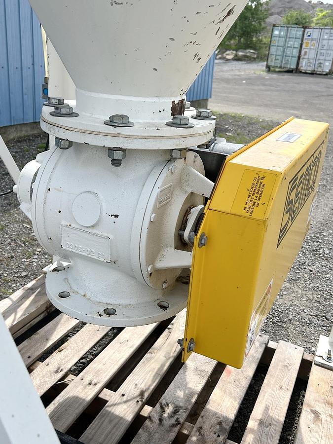 Used Used Semco Dust Collector, Pulse Air, with Rotary Valve