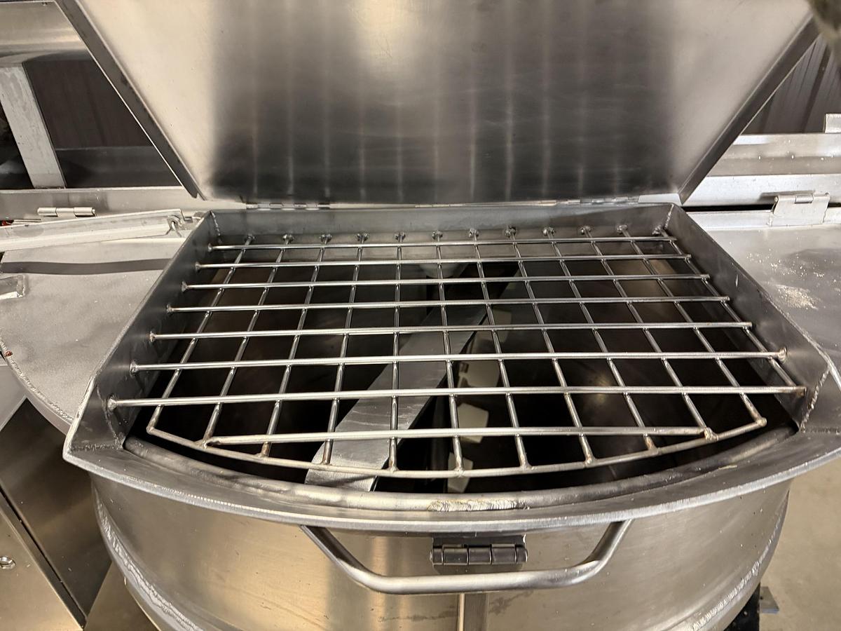 Used Used 200 Gallon Lee Industries Jacketed Kettle, Stainless Steel, With Scrape Agitation