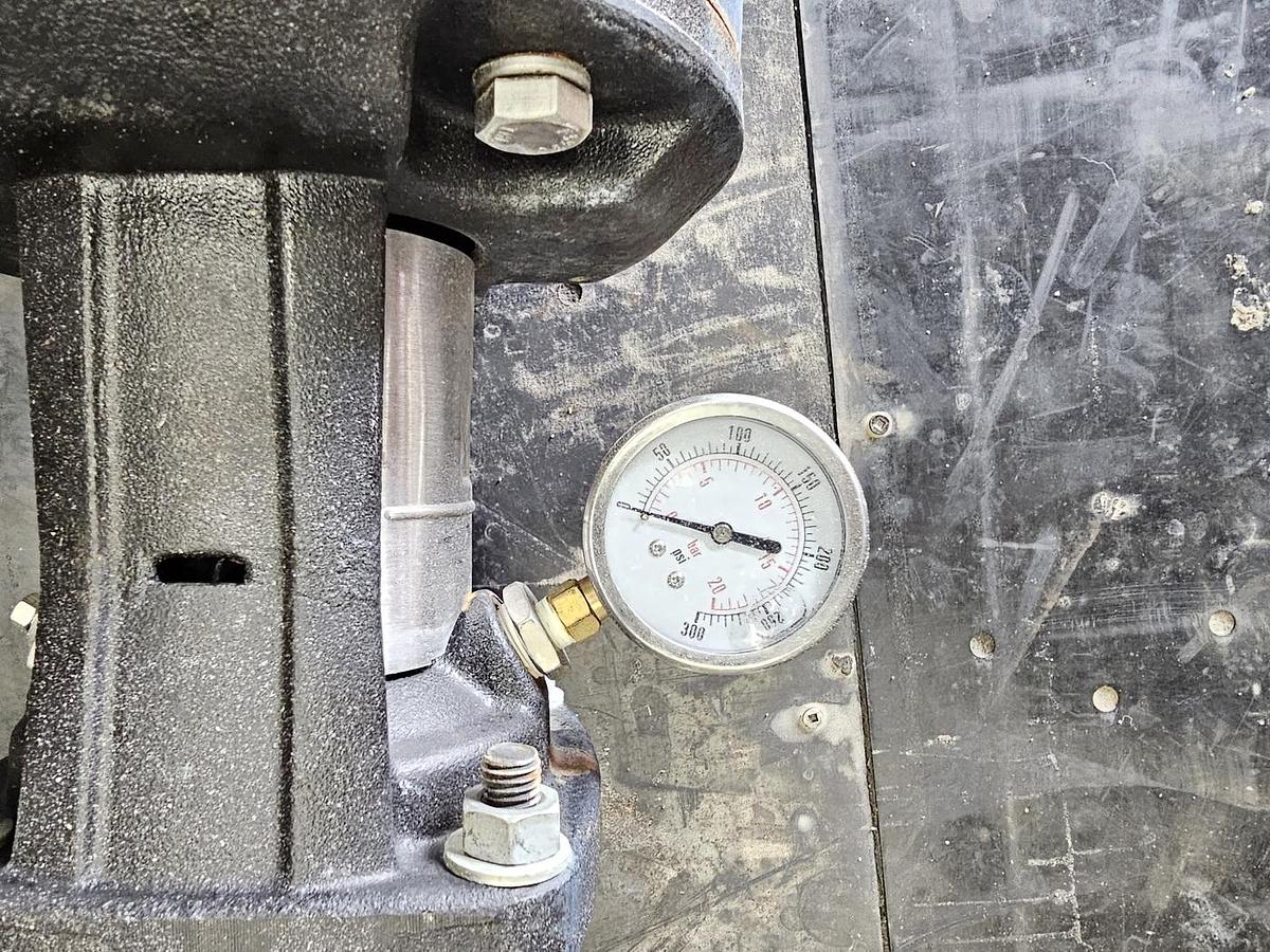 Used West Auction California - Lot DA-1114 Vertical Booster Pump