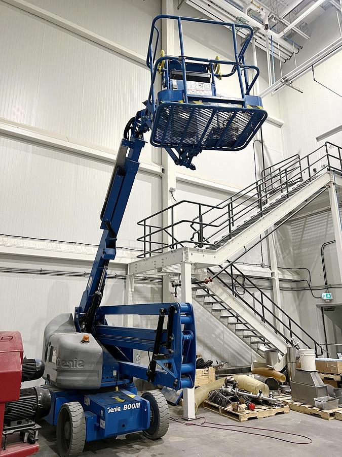 Used Used 2020 Genie Z40/23N Self-Propelled Narrow Articulating Boom Truck