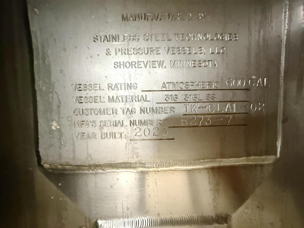 Used Used 600 Gallon Tank, 316L Stainless Steel, With Mixer