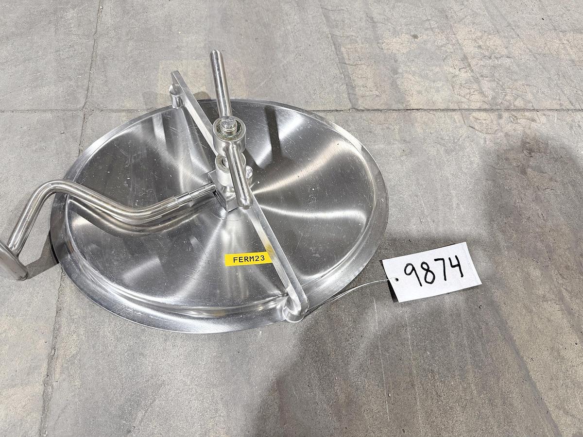 Used Used 5580 Gallon Jacketed Tank, 304 Stainless Steel