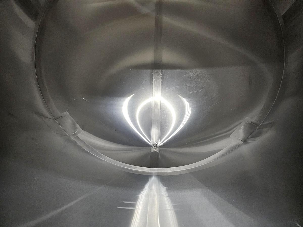 Used Used 1100 Gallon, Stainless Steel Tank