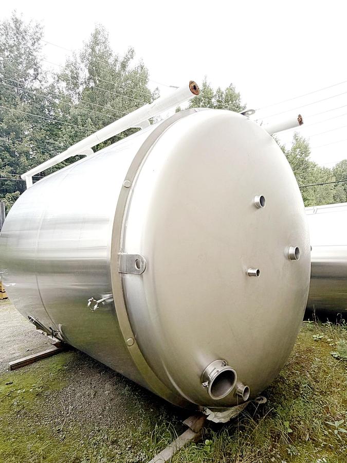 Used Used 5580 Gallon Jacketed Tank, 304 Stainless Steel