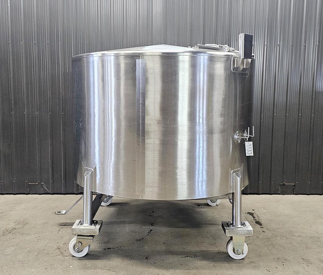 Used Used 1100 Gallon, Stainless Steel Tank