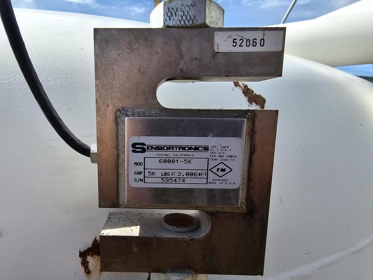 Used Hopper with screw valve