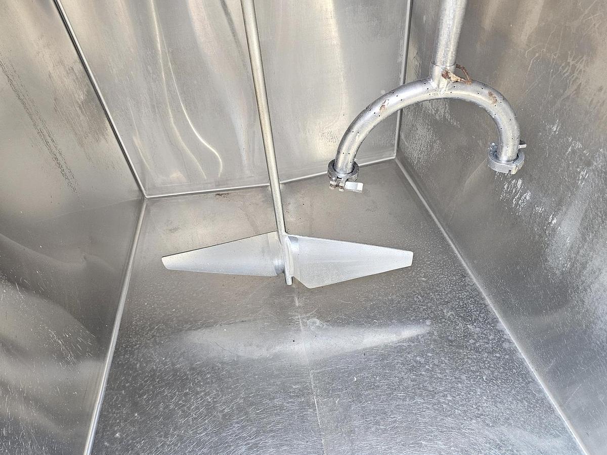 Used Used 2000 Gallon Jacketed Tank, 3 Compartments With Mixers, Flavor Tank