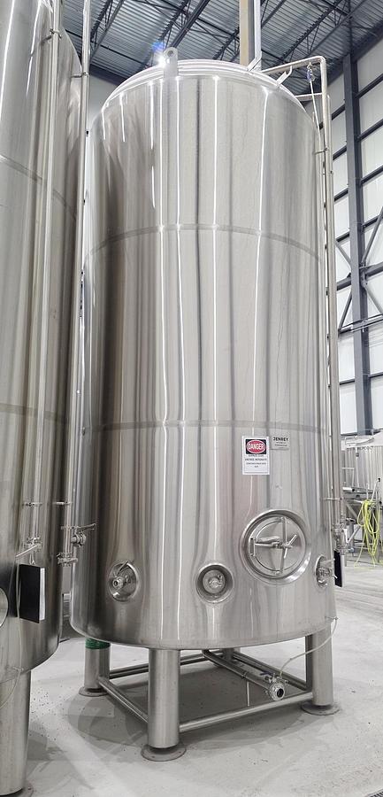 Used Used 4000 Gallon Jacketed Tank, 304 Stainless Steel, Electrically Heated