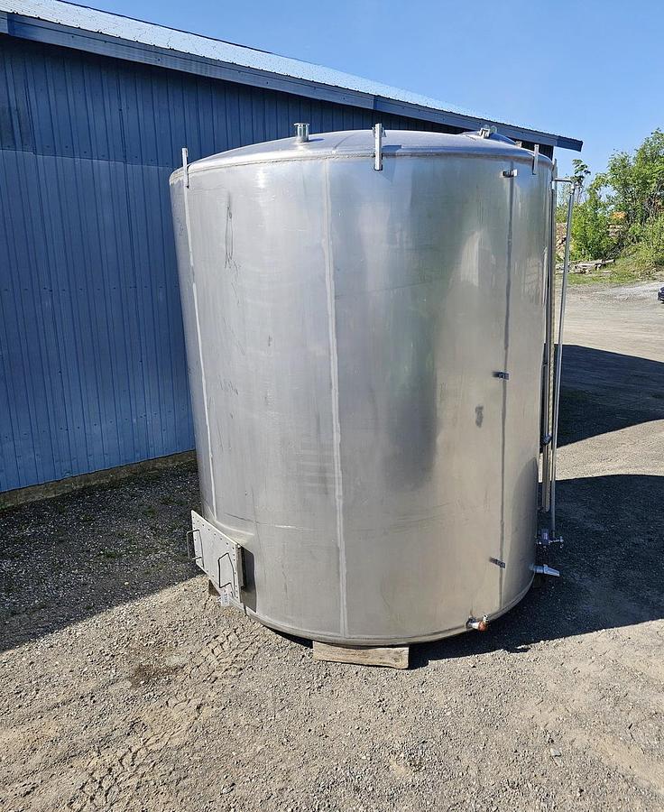 Used Used 5000 Gallon Tank, Stainless Steel