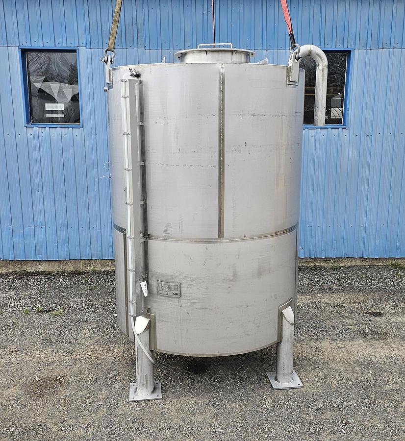 Used Used ADI Laval 2100 Gallon Tank, 304 Stainless Steel