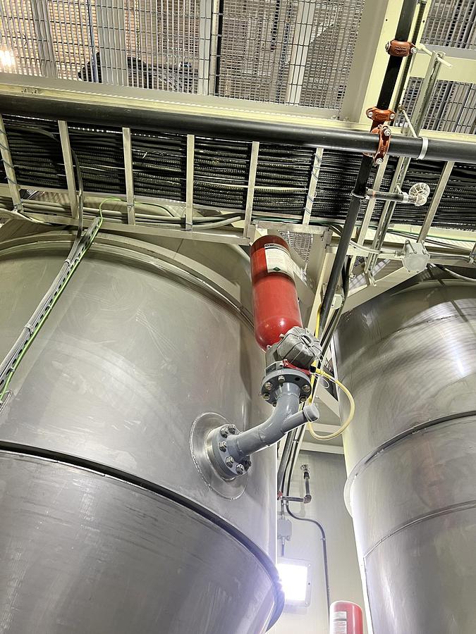 Used Used 3528 Gallon Tank (471.6 Cu.Ft. Silo), 304L Stainless Steel