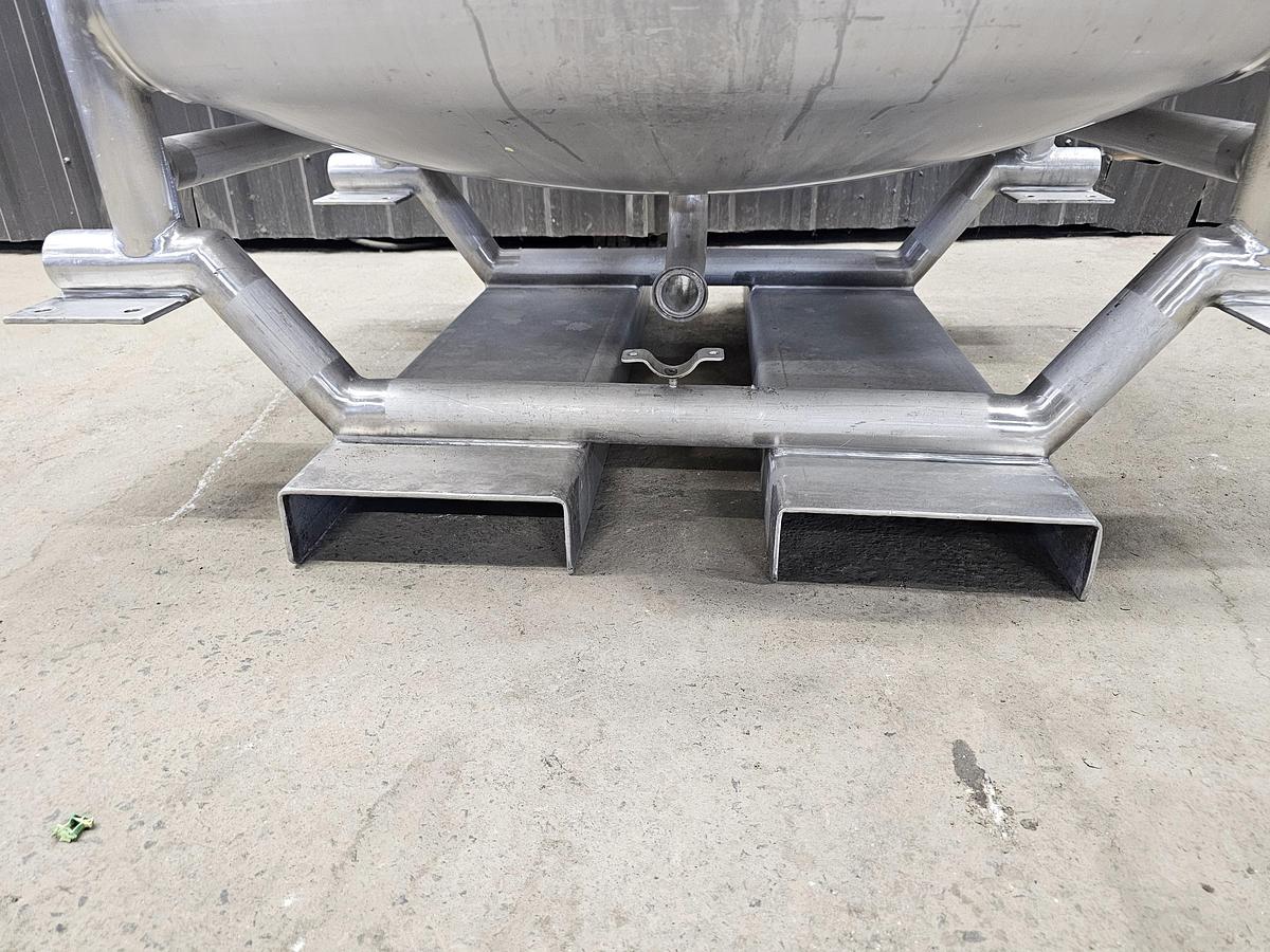 Used Used 335 Gallon Vessel