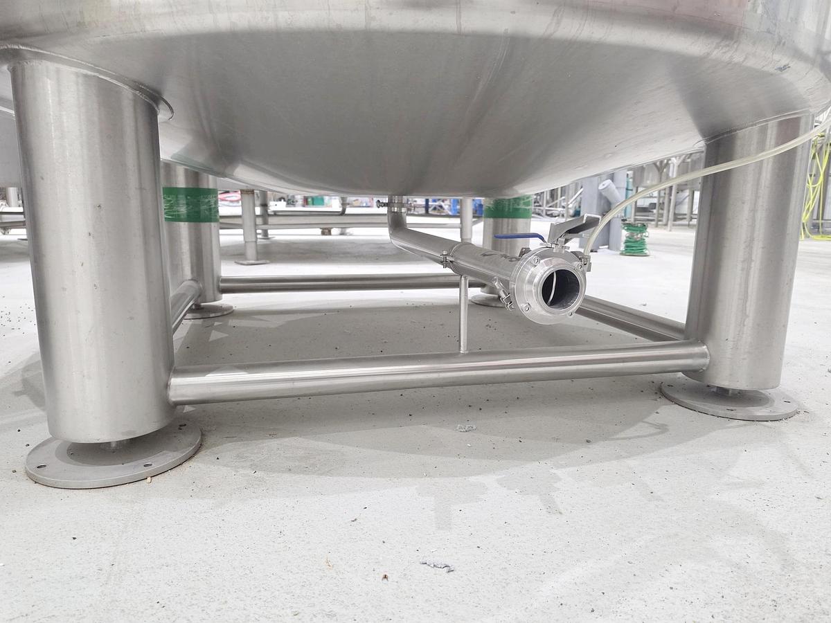 Used Used 4000 Gallon Jacketed Tank, 304 Stainless Steel, Electrically Heated