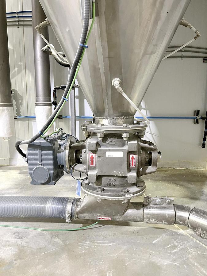 Used Used 1877 Gallon Tank (250.9 Cu.Ft. Silo), 304L Stainless Steel