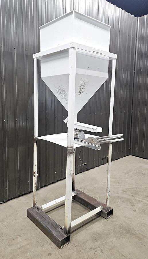 Used Levy Recovery Group Michigan - hopper and vibrator