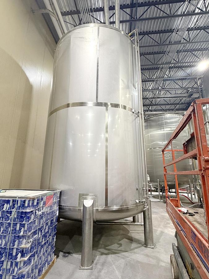 Used Used 13,208 Gallon Tank, 304 Stainless Steel
