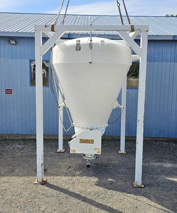 Used Hopper with screw valve